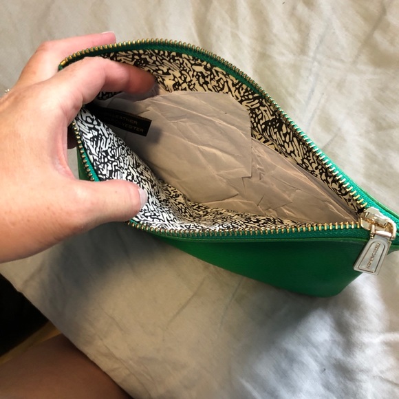 BRAND NEW Rebecca Minkoff Green Clutch - Picture 6 of 7